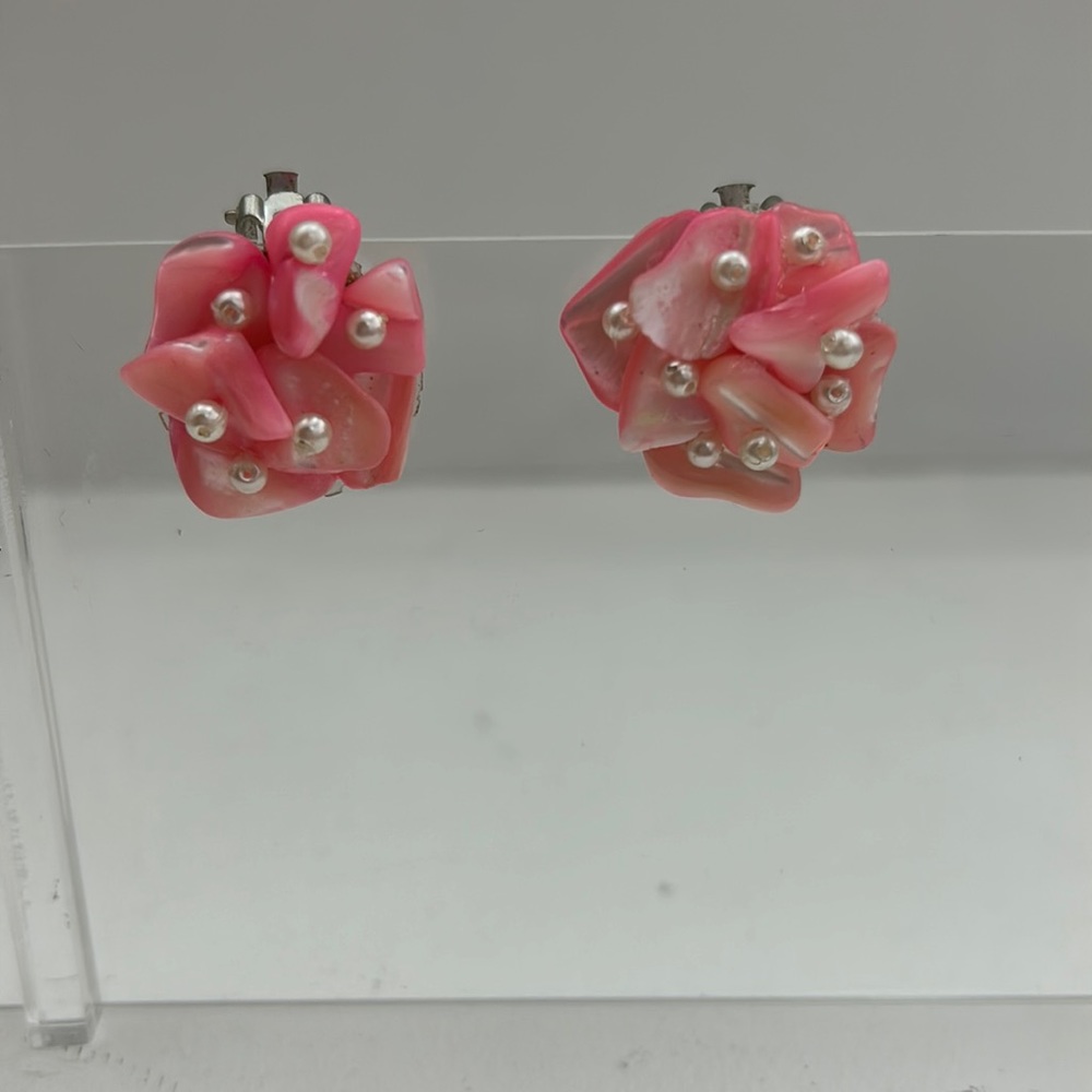 Vintage flower clip on earrings